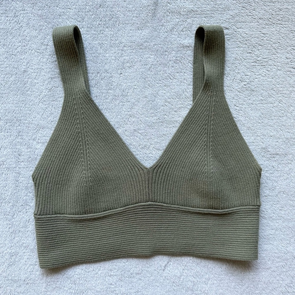 Dynamite Clothing Knit Crop Top S